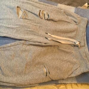 •Ripped Sweatpants
•Aerie
•Small